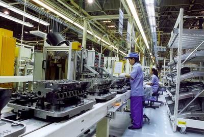 一汽-大眾公司發動機車間生產線。